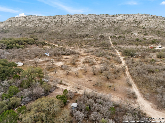 Listing photo id 3 for 1 Private Road 2430
