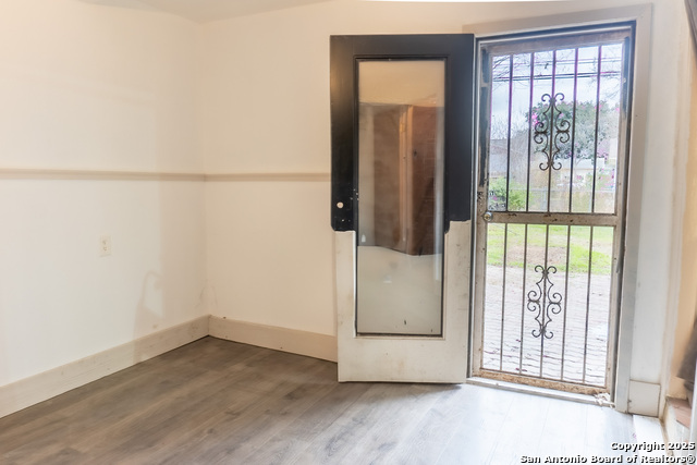 Image 14 of 29 For 243 Palfrey St W