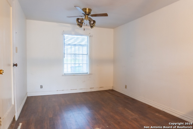 Image 16 of 29 For 243 Palfrey St W
