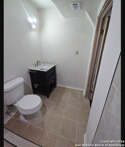 Image 18 of 29 For 243 Palfrey St W