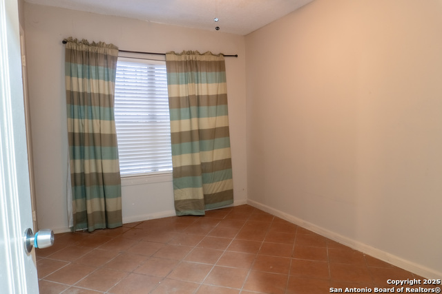 Image 22 of 29 For 243 Palfrey St W