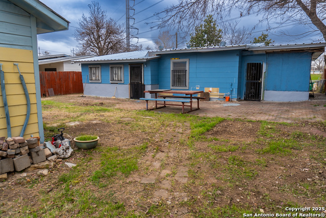 Image 27 of 29 For 243 Palfrey St W