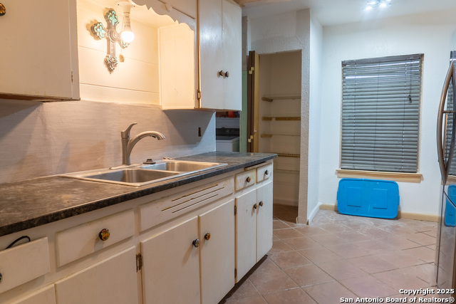 Image 8 of 29 For 243 Palfrey St W