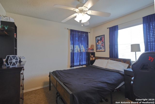 Listing photo id 22 for 3419 York Crest