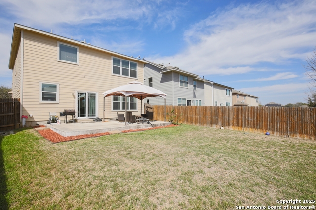 Listing photo id 25 for 3419 York Crest