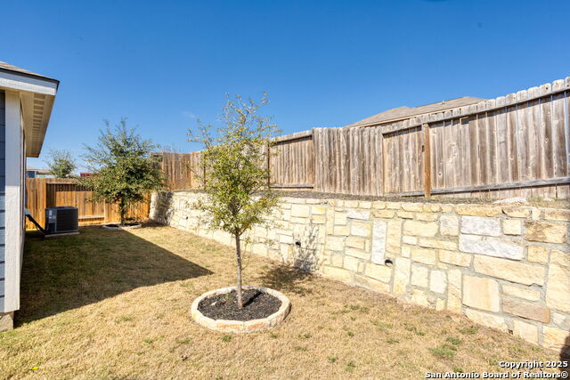 Image 17 of 24 For 11851 Davalos Ln