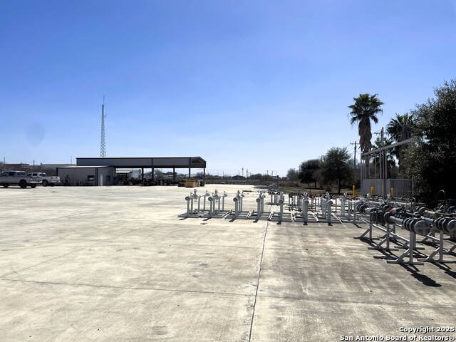 Listing photo id 0 for 210 Cherry N