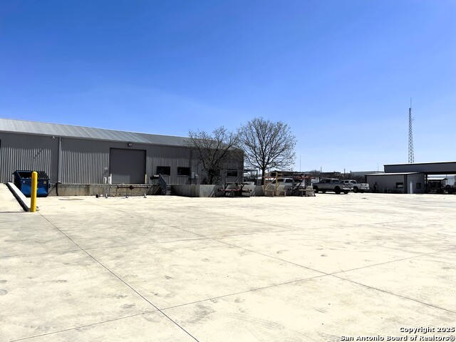 Listing photo id 1 for 210 Cherry N