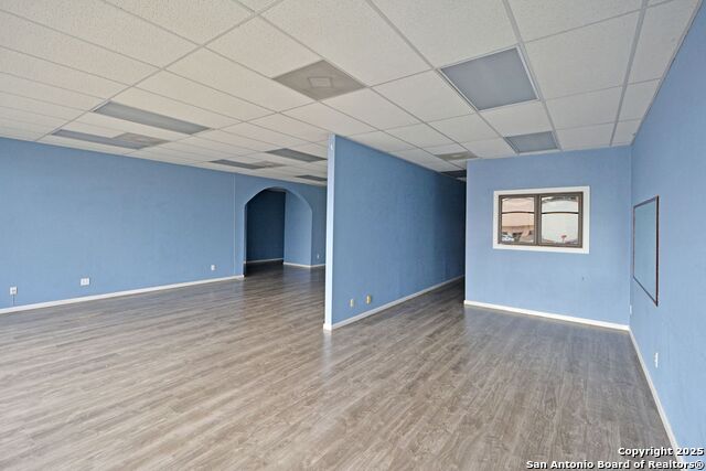 Listing photo id 9 for 105 Seguin S 103 &