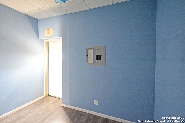 Listing photo id 12 for 105 Seguin S 103 &