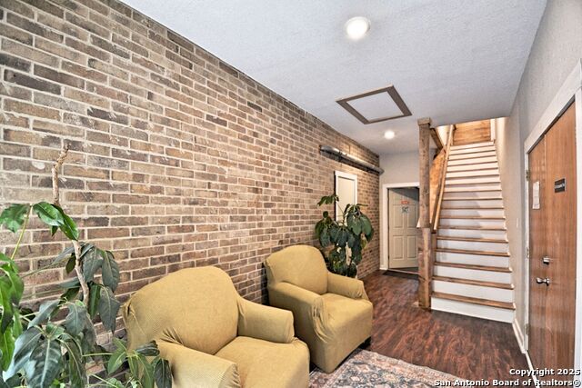 Listing photo id 10 for 1111 Walnut N 301