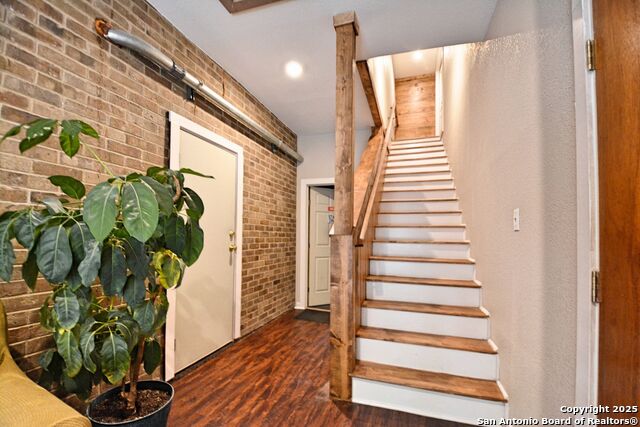 Listing photo id 11 for 1111 Walnut N 301