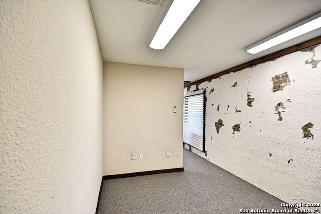 Listing photo id 0 for 1111 Walnut N 100
