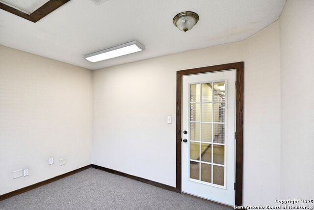 Listing photo id 6 for 1111 Walnut N 100