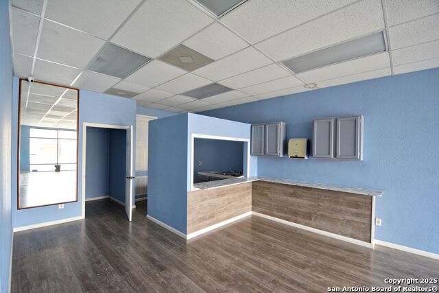 Listing photo id 2 for 105 Seguin S 103