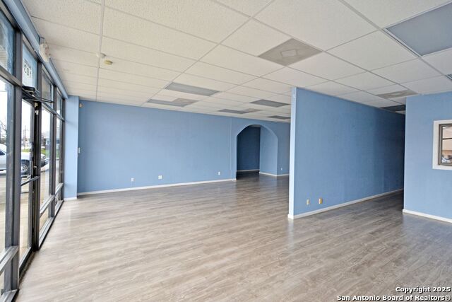Listing photo id 7 for 105 Seguin S 103
