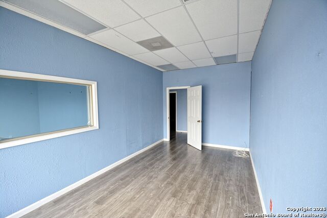 Listing photo id 8 for 105 Seguin S 104