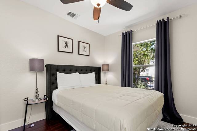 Image 16 of 27 For 1226 Lamar  