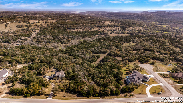 Listing photo id 12 for 2487 Comal Springs