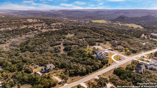 Listing photo id 13 for 2487 Comal Springs