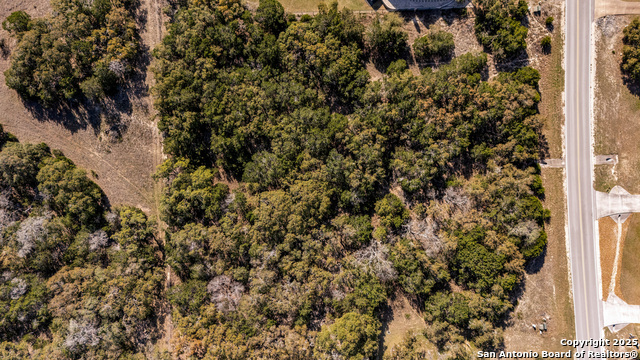 Listing photo id 14 for 2487 Comal Springs