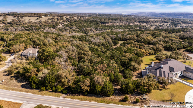 Listing photo id 3 for 2487 Comal Springs