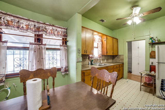 Image 10 of 25 For 743 Waverly Ave