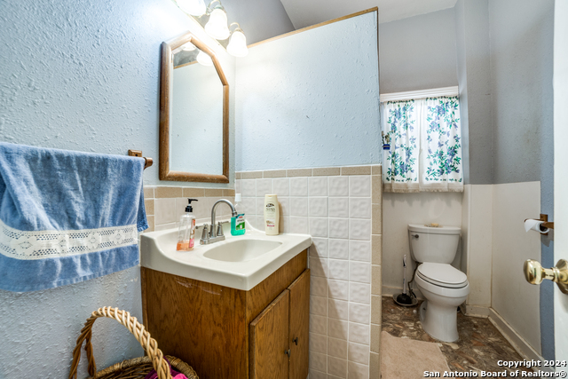 Image 21 of 25 For 743 Waverly Ave
