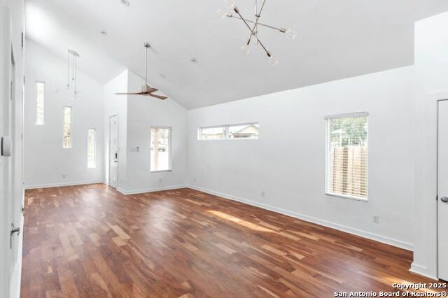 Image 10 of 21 For 1603 Center St N
