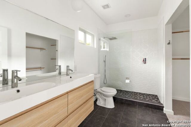 Image 14 of 21 For 1603 Center St N