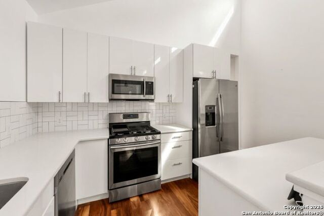 Image 6 of 21 For 1603 Center St N