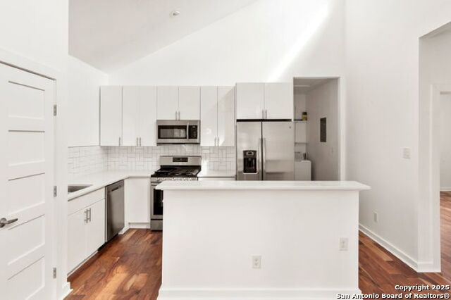Image 7 of 21 For 1603 Center St N