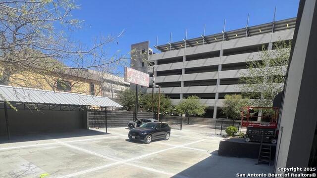 Listing photo id 10 for 1303 Commerce W