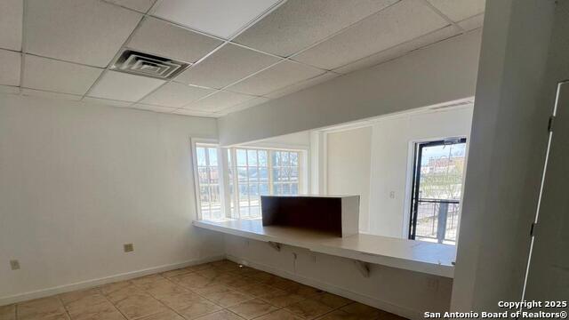 Listing photo id 16 for 1303 Commerce W