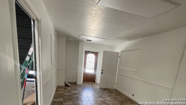 Listing photo id 19 for 1303 Commerce W