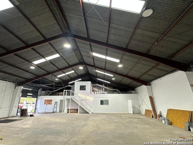 Listing photo id 3 for 1303 Commerce W