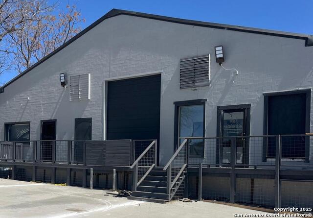 Listing photo id 6 for 1303 Commerce W