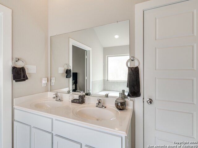 Listing photo id 7 for 13650 Mineral Well