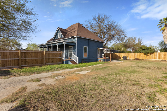 Image 15 of 18 For 421 Rio Grande E