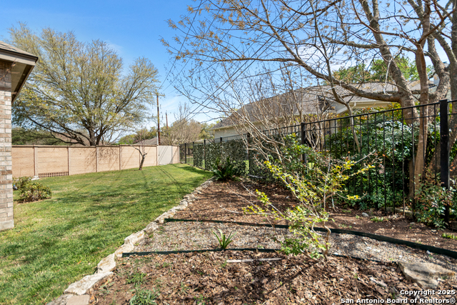 Image 26 of 43 For 29723 Fairway Vista