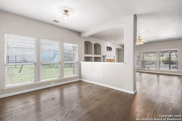 Image 9 of 43 For 29723 Fairway Vista