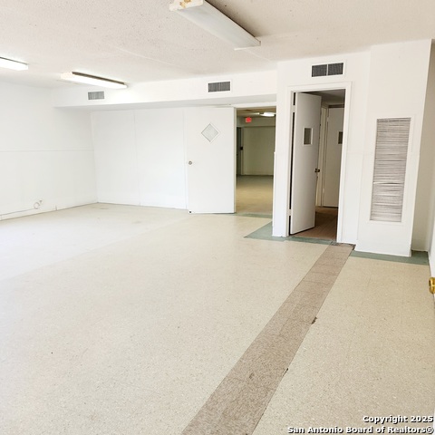 Listing photo id 8 for 8030 Blanco Road