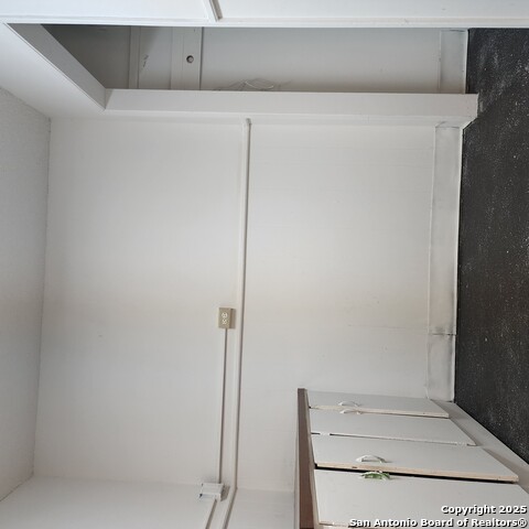Listing photo id 20 for 8030 Blanco Road