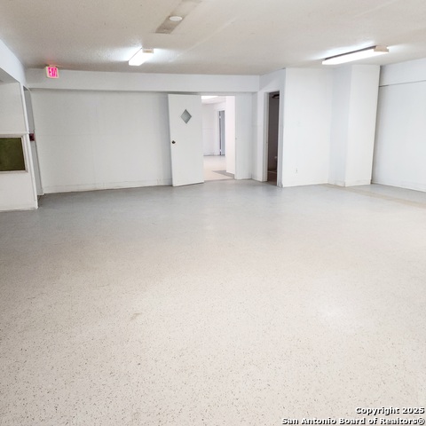 Listing photo id 3 for 8030 Blanco Road