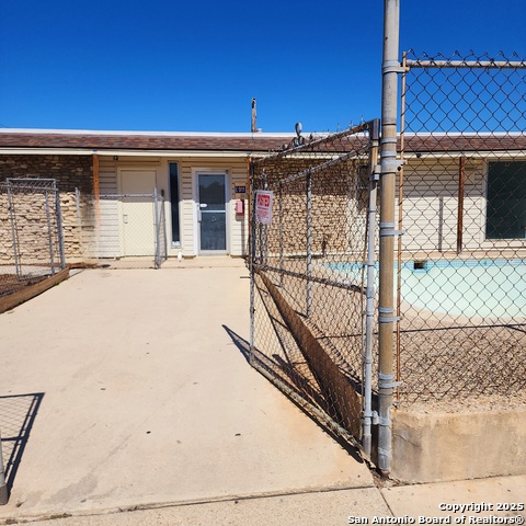 Listing photo id 4 for 8030 Blanco Road