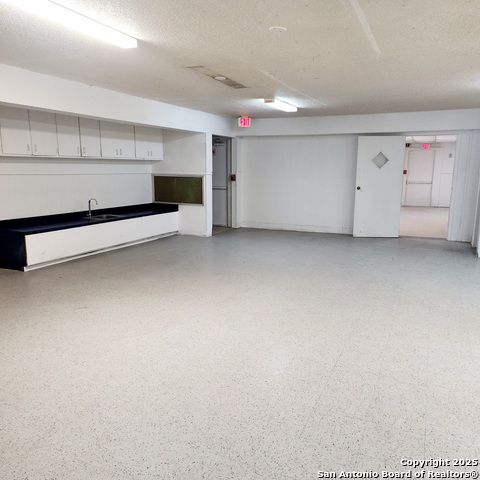 Listing photo id 5 for 8030 Blanco Road