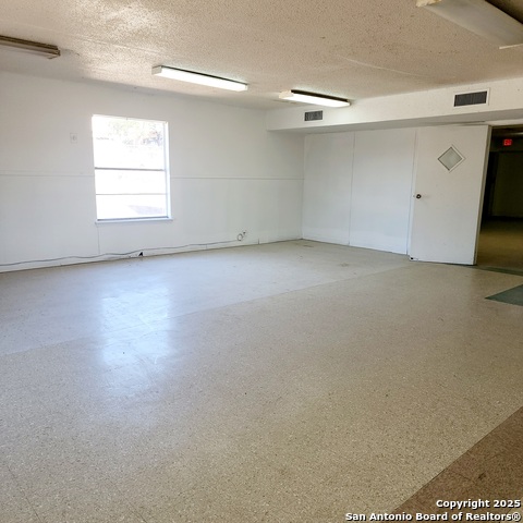 Listing photo id 7 for 8030 Blanco Road