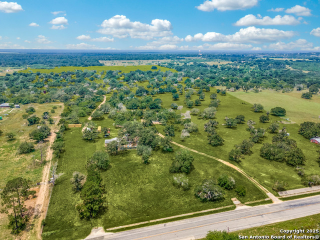 Listing photo id 1 for 12505 Fm 476