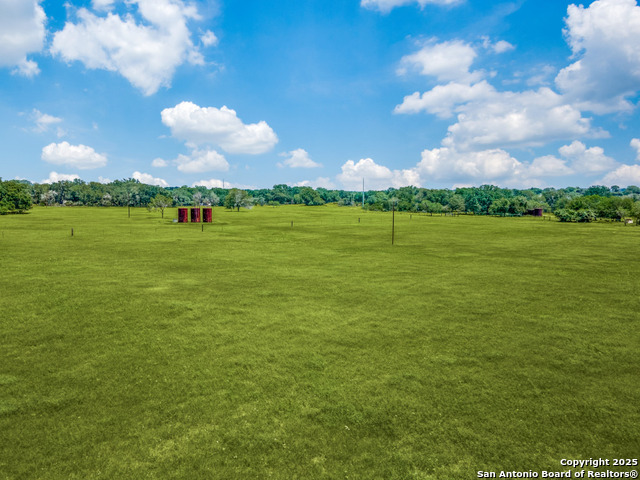 Listing photo id 6 for 12505 Fm 476