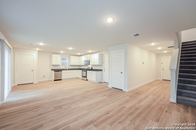 Image 4 of 15 For 5407 Franklin Hills
